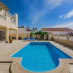 El Yuka , Heated Pool