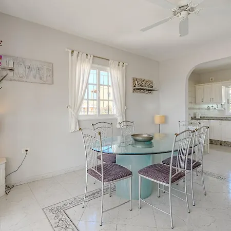 El Yuka , Heated Pool