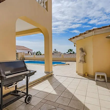 El Yuka , Heated Pool فيلة