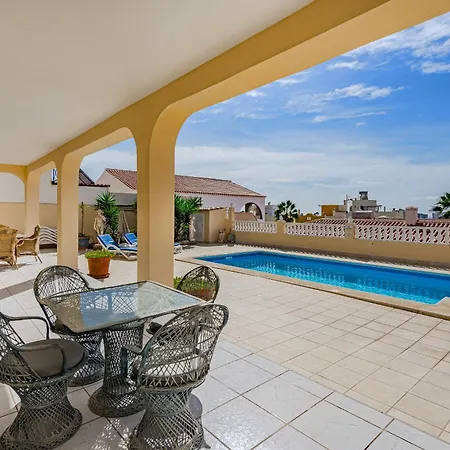 El Yuka , Heated Pool فيلة كالاو سالفاجي