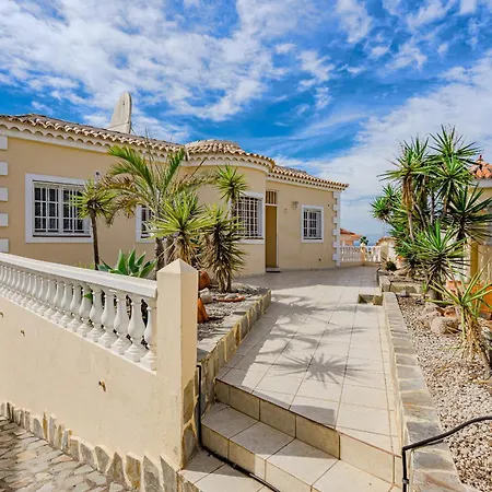 El Yuka , Heated Pool فيلة كالاو سالفاجي