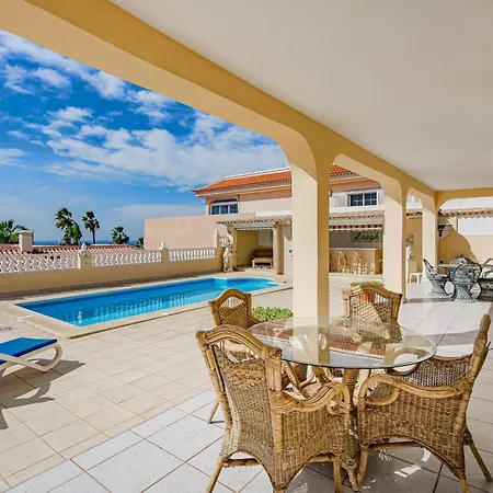 Villa El Yuka , Heated Pool